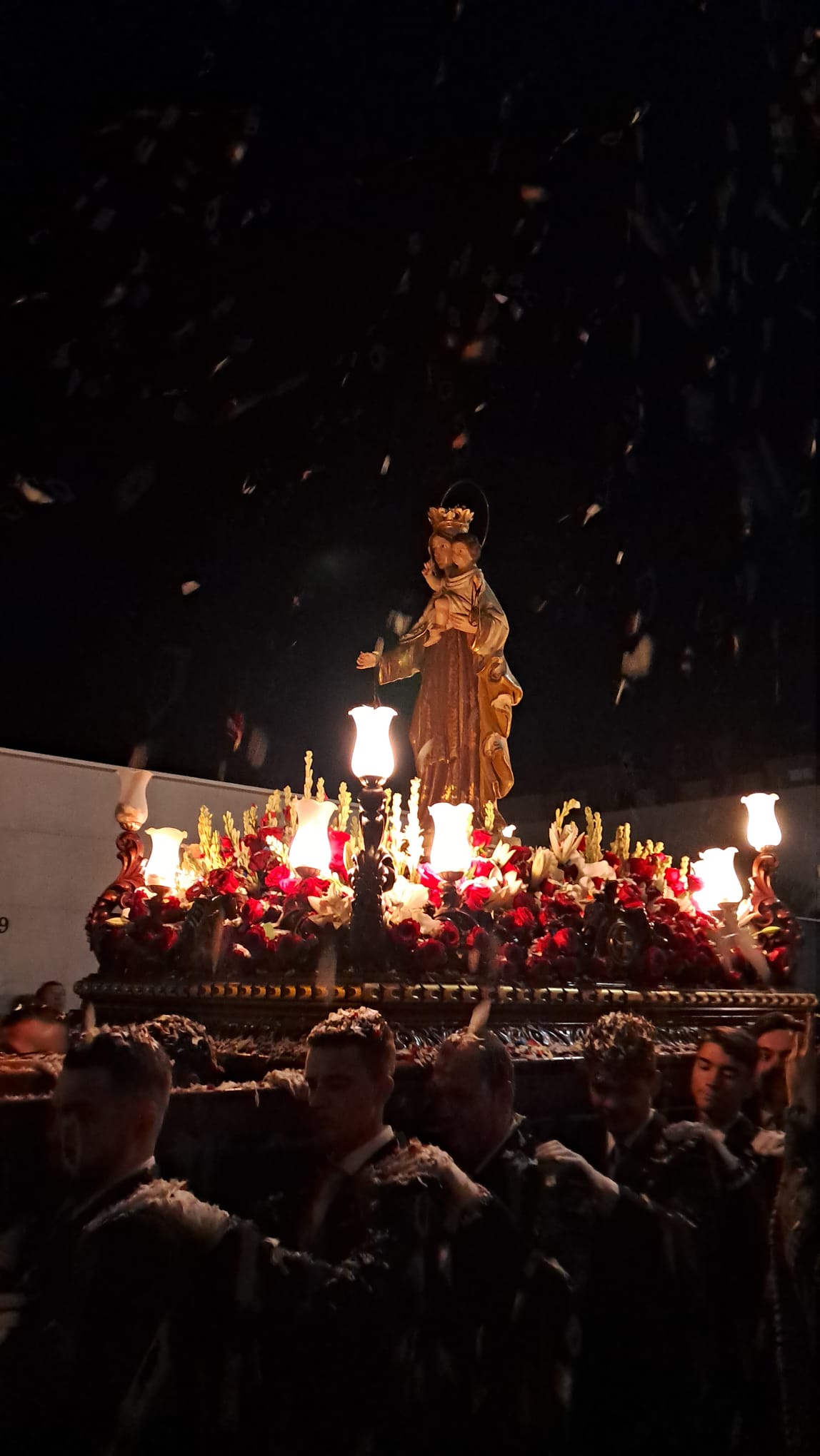 La Virgen del Carmen recorre La Gangosa por el 25º aniversario