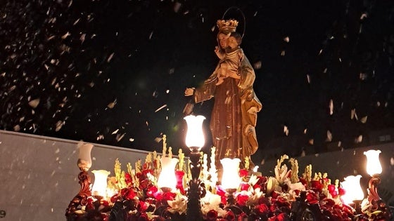 La Virgen del Carmen recorre La Gangosa por el 25º aniversario