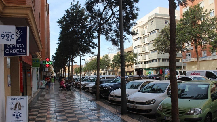 Vecinos demandan una remodelación de la Avenida Juan Carlos I de Roquetas