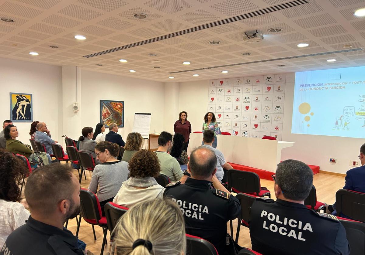 El taller sobre prevención del suicidio se realizó en Vícar.