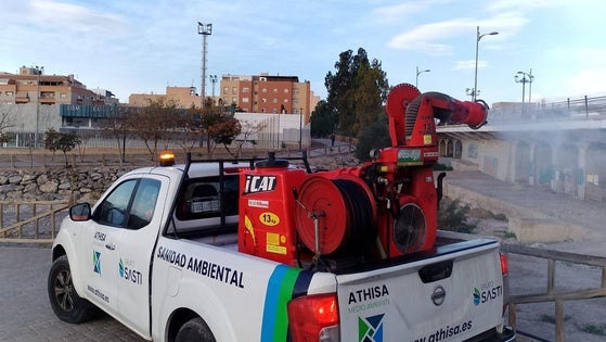 Roquetas de Mar intensifica las fumigaciones en El Parador