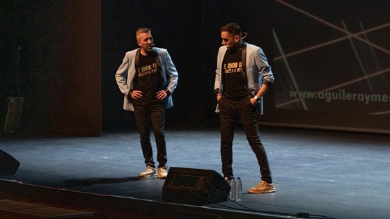 'Misión Impro-sible' llena el Teatro Auditorio de Roquetas con Aguilera y Meni