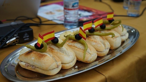 El Bar Quesada gana la IV Ruta de la Tapa de la Hispanidad de Vícar con un montadito de los clásicos almerienses