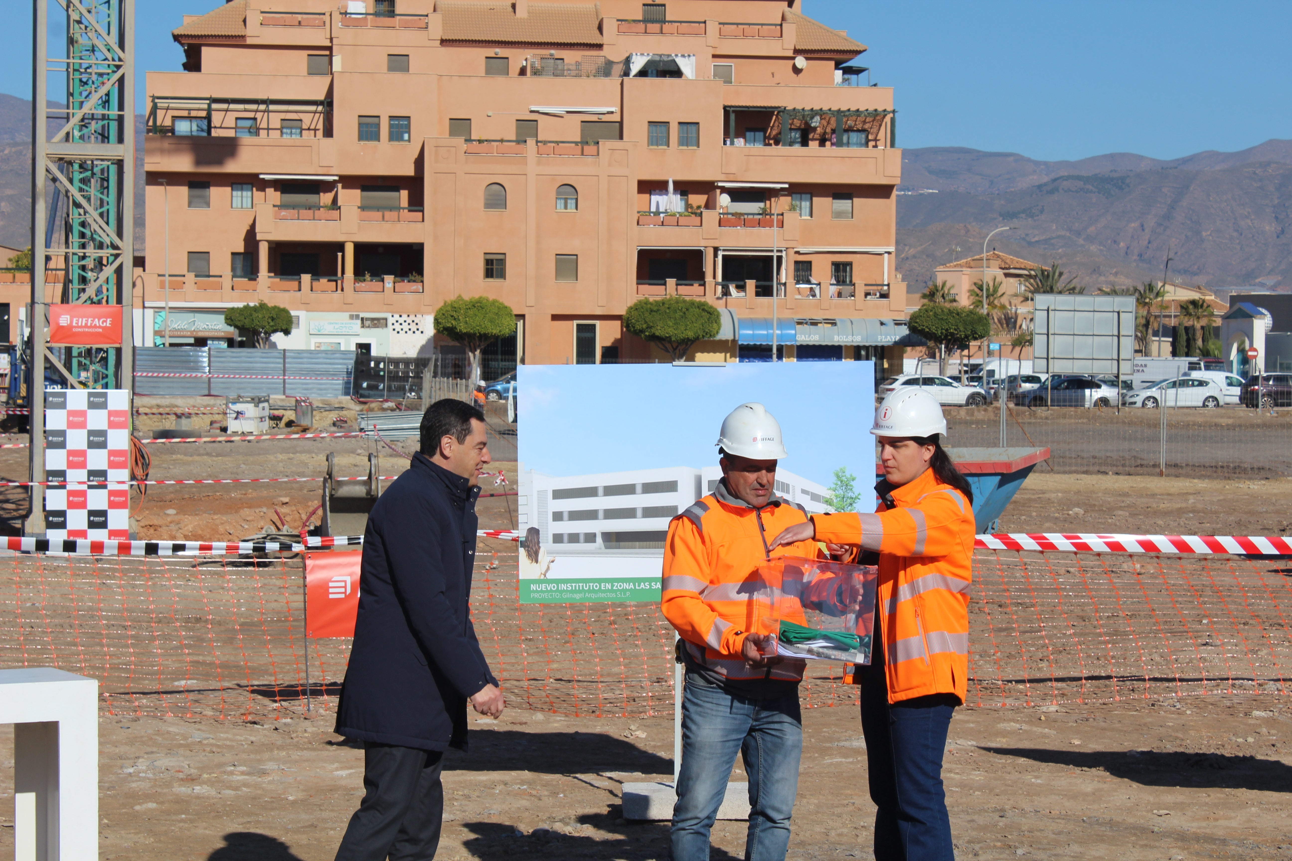 Moreno Bonilla coloca la primera piedra para el IES Las Salinas en Roquetas