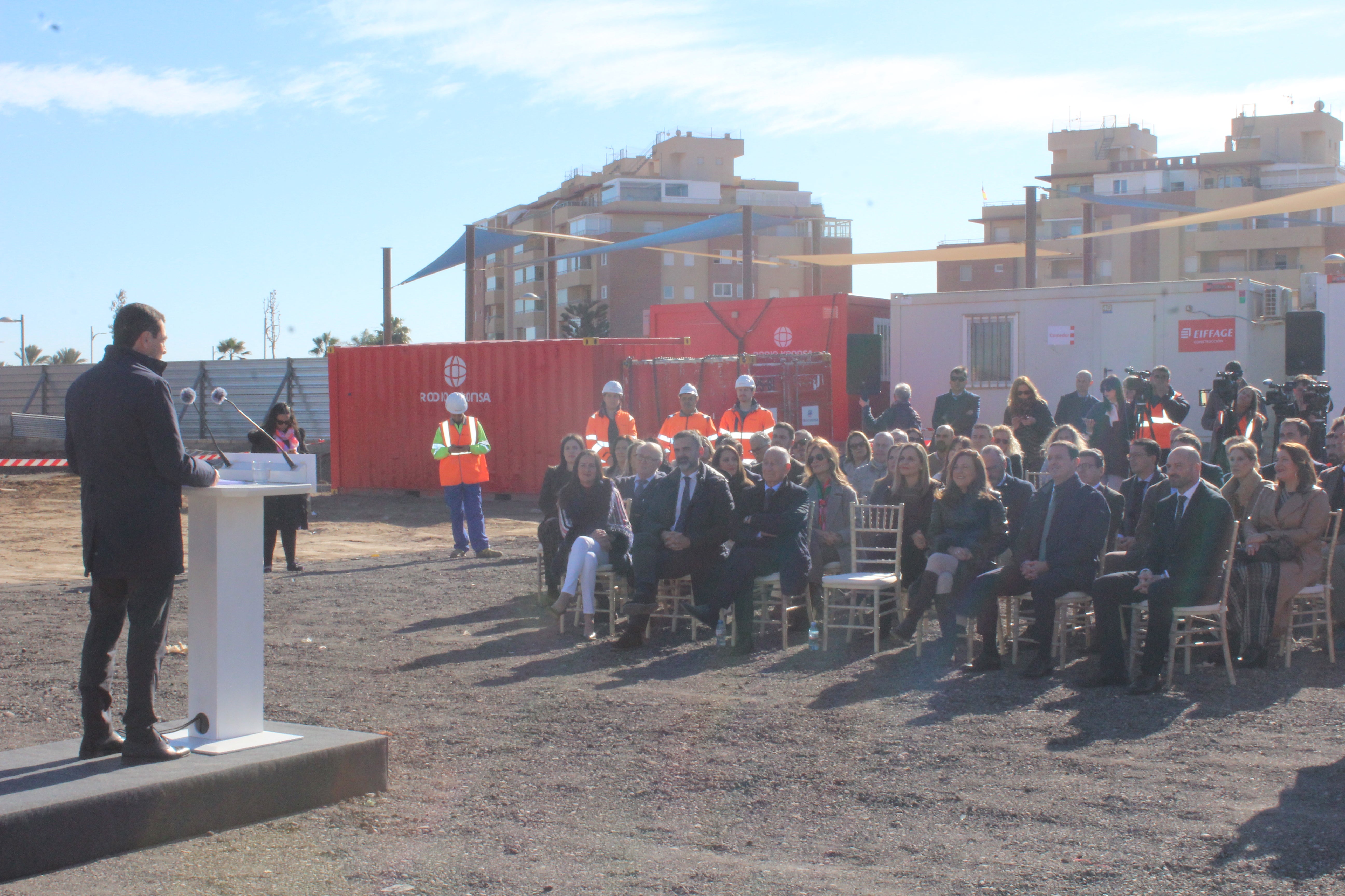 Moreno Bonilla coloca la primera piedra para el IES Las Salinas en Roquetas