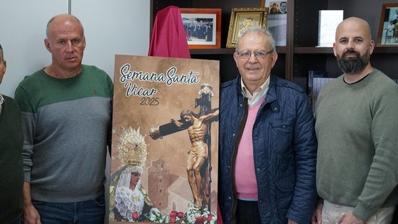 Vícar da a conocer el cartel anunciador de la Semana Santa con importancia de las cofradías locales