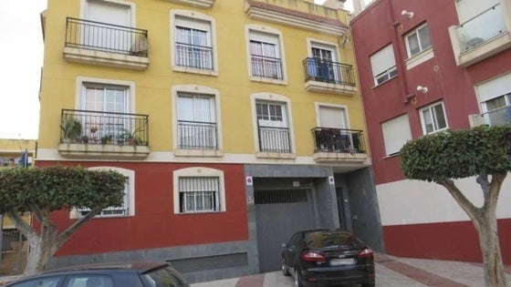 Un jurado juzga desde este lunes a un hombre acusado de asesinar a una mujer en su piso de Roquetas