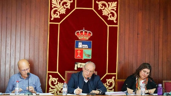 El Pleno de Vícar pide al Consorcio de Transportes una línea de autobús diaria y mayores frecuencias