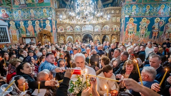 Una misa familiar para celebrar la Resurrección de Cristo