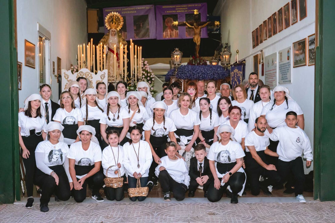 El Santísimo Cristo de la Esperanza y Nuestra Señora de la Pasión despiden el Viernes Santo en Vícar