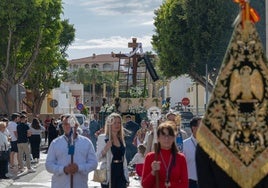 La procesión recorrió varias calles de la pedanía de El Parador.
