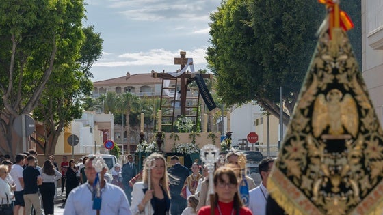 La Cruz de Mayo de El Parador entre la tradición y una fuerte juventud