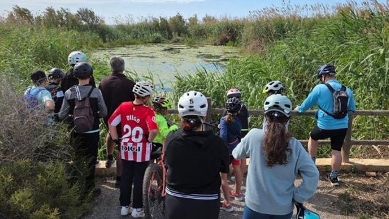 'Pedaleando por Roquetas' recorre media decena de lugares naturales