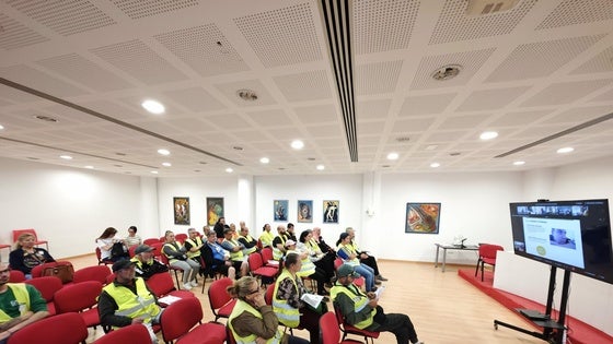 Trabajadores reciben una sesión de orientación profesional en Vícar