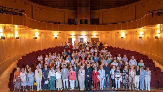 La Universidad de Mayores de la UAL clausura el curso académico con un acto multitudinario en Roquetas