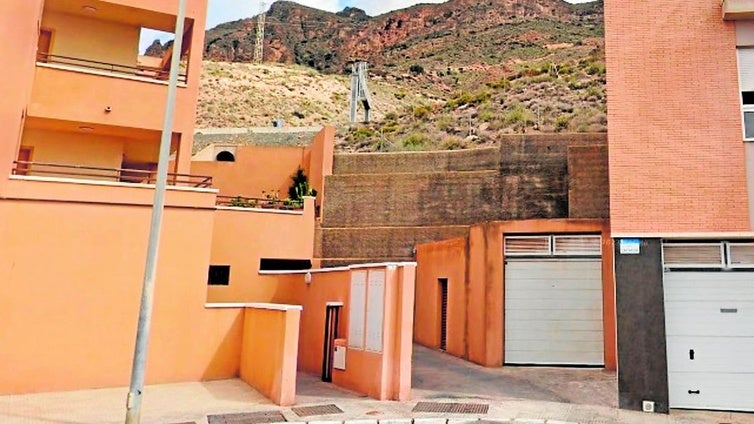 La Sareb niega la venta del edificio de Aguadulce con 53 pisos en alquiler