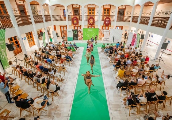 Desfile en el Castillo de Santa Ana.