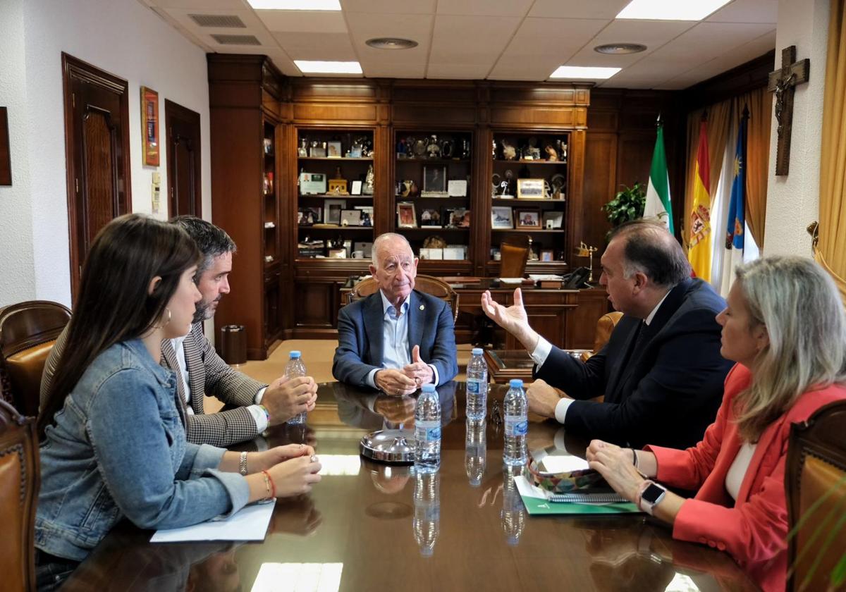 La Junta aprueba el Plan Turístico de Grandes Ciudades de Andalucía de Roquetas