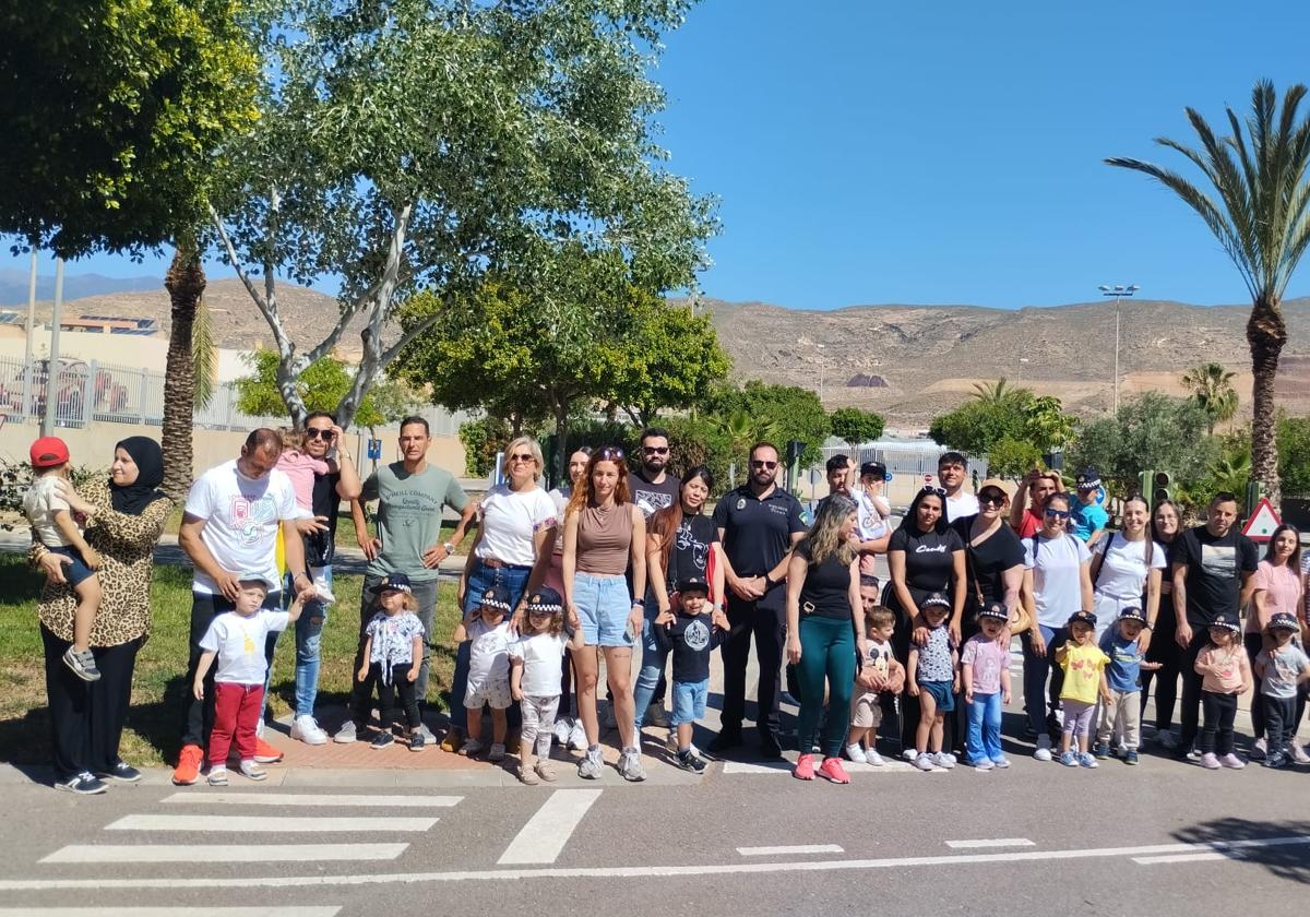200 niños realizan una jornada llena de aprendizaje en Vícar
