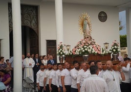 La Virgen de Guadalupe recorrió varias calles de la pedanía.