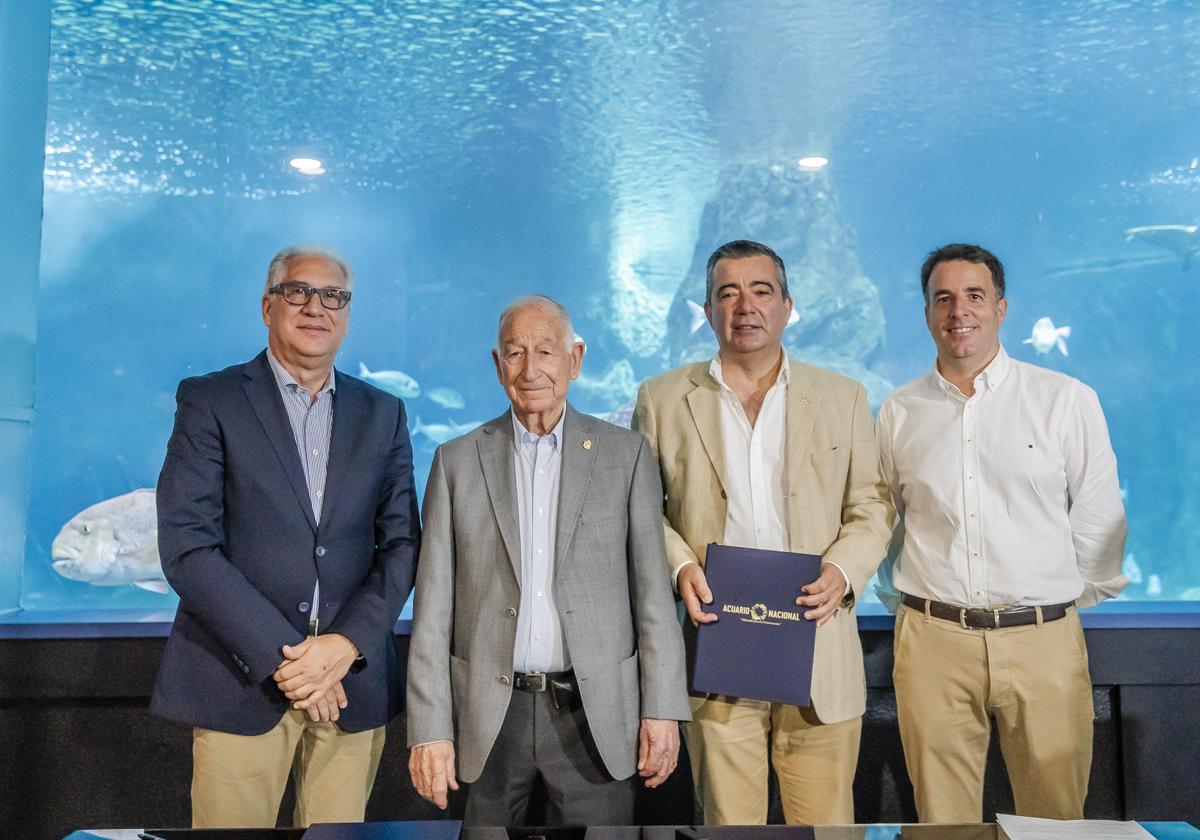 Roquetas se alía con la República Dominicana para vigilar la biodiversidad marina