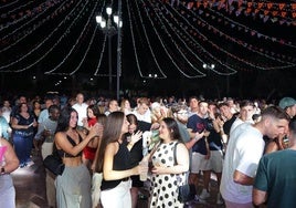 La juventud disfruta de las Fiestas Patronales de Puebla de Vícar.