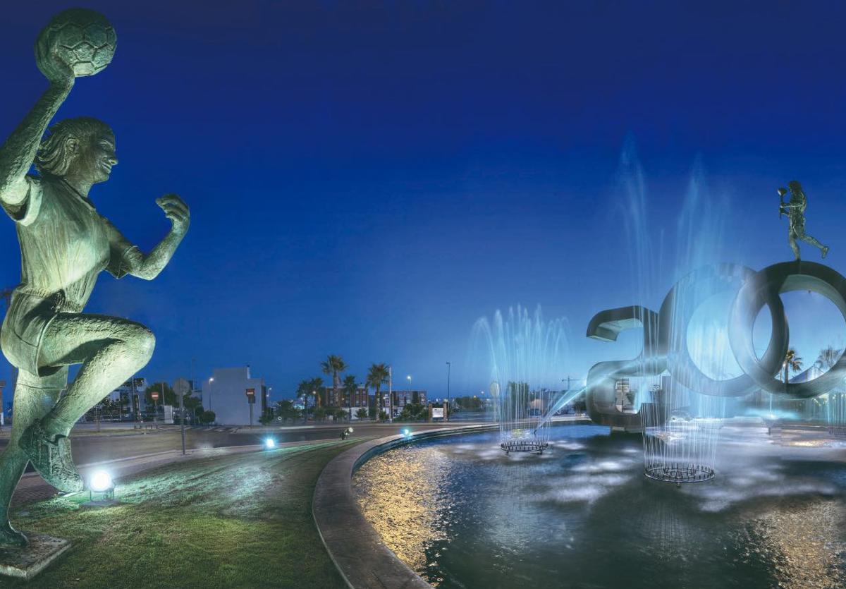 Monumento a los Juegos Mediterráneos del año 2005.