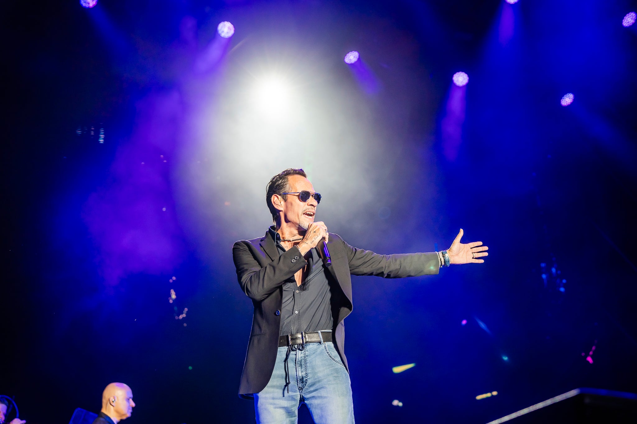 Imagen secundaria 1 - Marc Anthony pone a bailar a 7.000 personas en su concierto de Roquetas de Mar