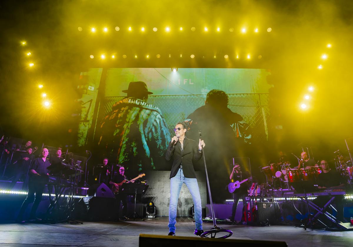 Marc Anthony pone a bailar a 7.000 personas en su concierto de Roquetas de Mar