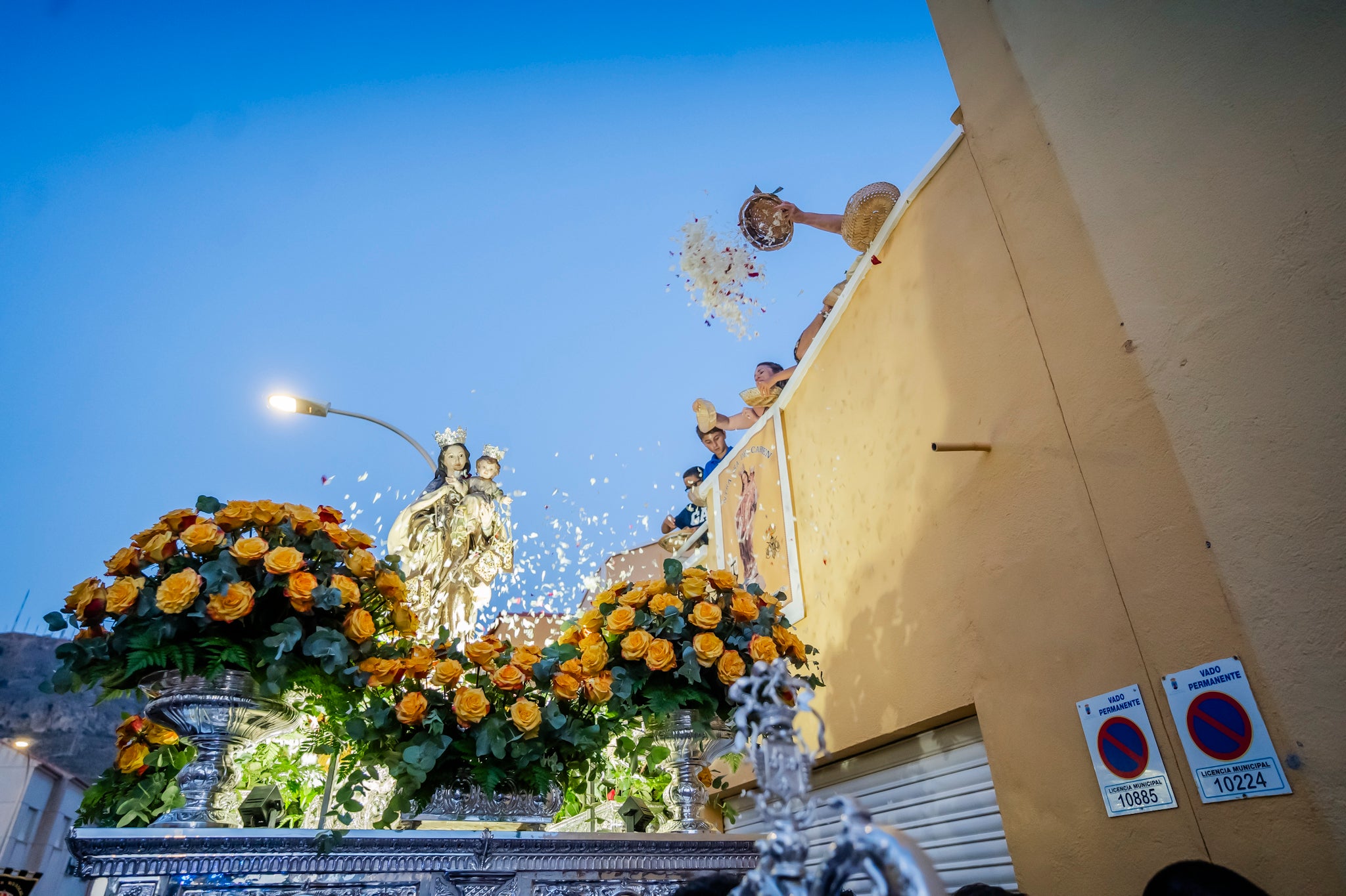 La Virgen del Carmen pasea por Aguadulce