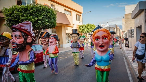 Roquetas se prepara para su día grande con su procesión terrestre marítima