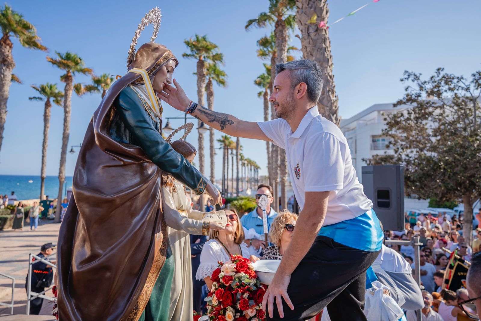 La Virgen del Carmen y Santa Ana dicen adiós a las Fiestas del Puerto de Roquetas, en imágenes
