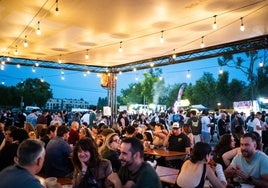 Comensales en un evento.