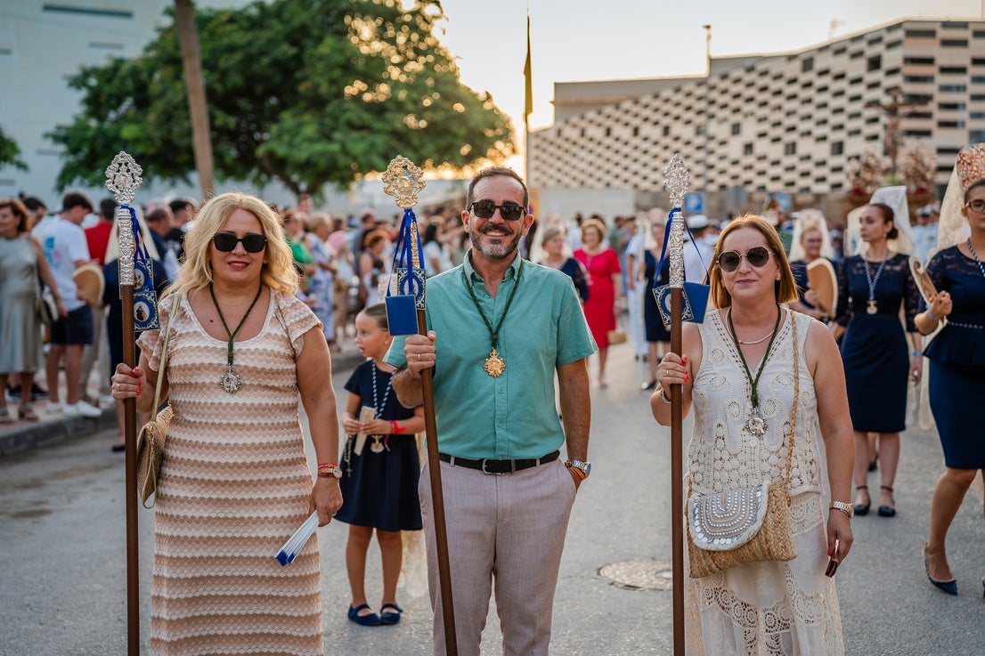 El Puerto de Roquetas revive su devoción con la procesión del Santísimo Cristo del Mar, en imágenes