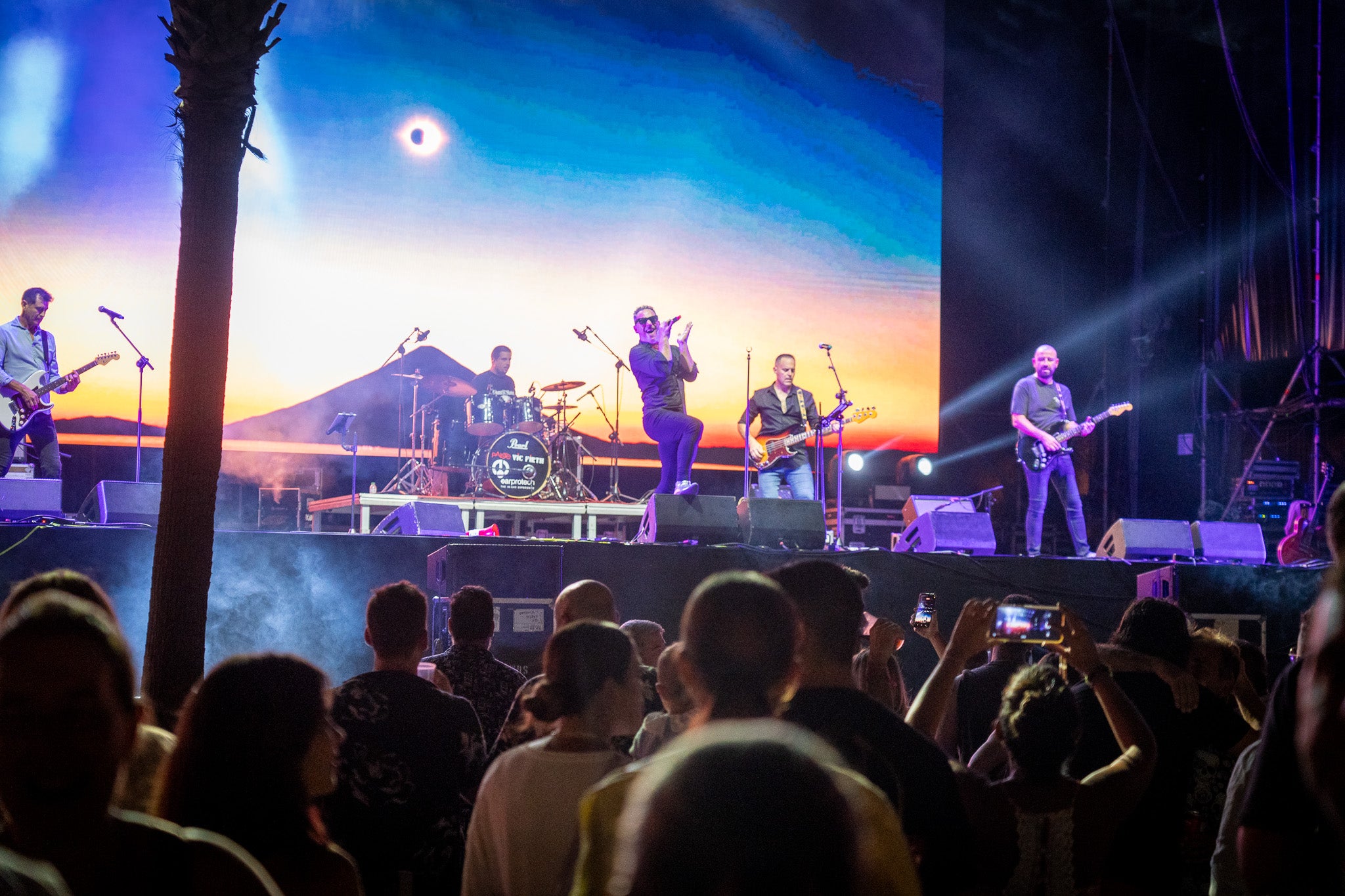 El rock local brilla con fuerza en el I Rocketas Playa