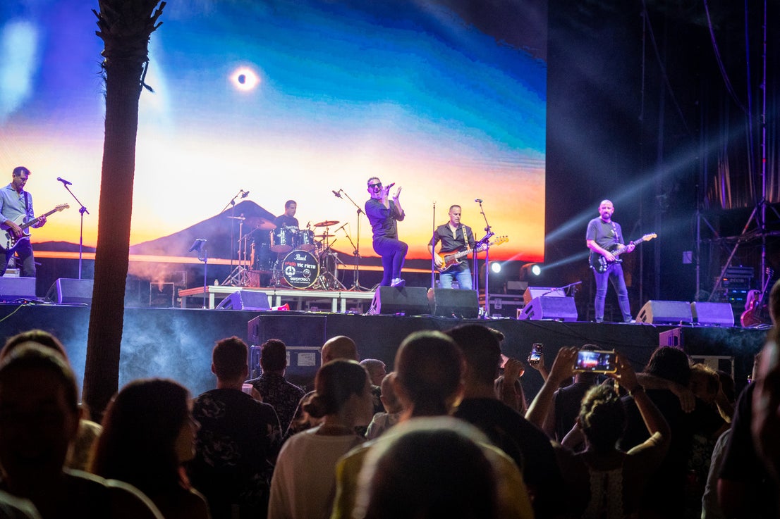 El rock local brilla con fuerza en el I Rocketas Playa