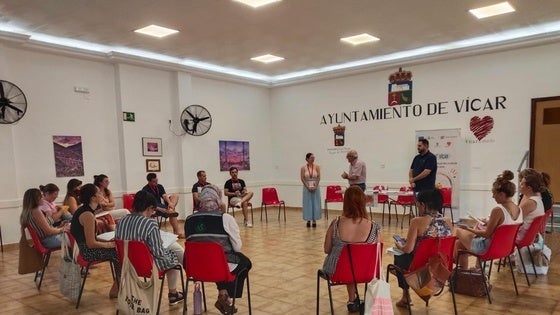 Vícar refuerza la coordinación con las entidades sociales