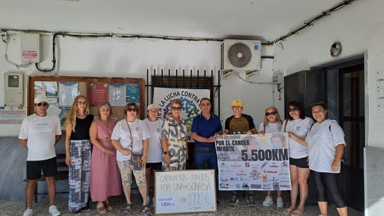 La Mojonera arropa a José Nieto en su reto solidario de 5.500 kilómetros contra el cáncer infantil