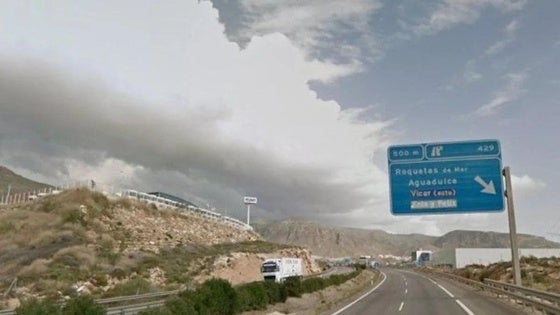 Herido grave el conductor de un camión tras una colisión por alcance en la A-7 a la altura de Vícar