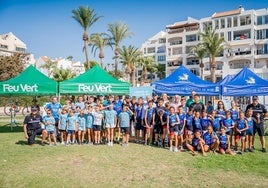 Una foto grupal de asistentes a esta iniciativa veraniega en el municipio de Roquetas.