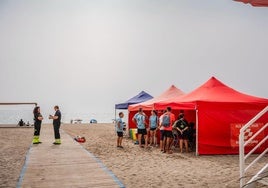 Un momento de la jornada en la playa.
