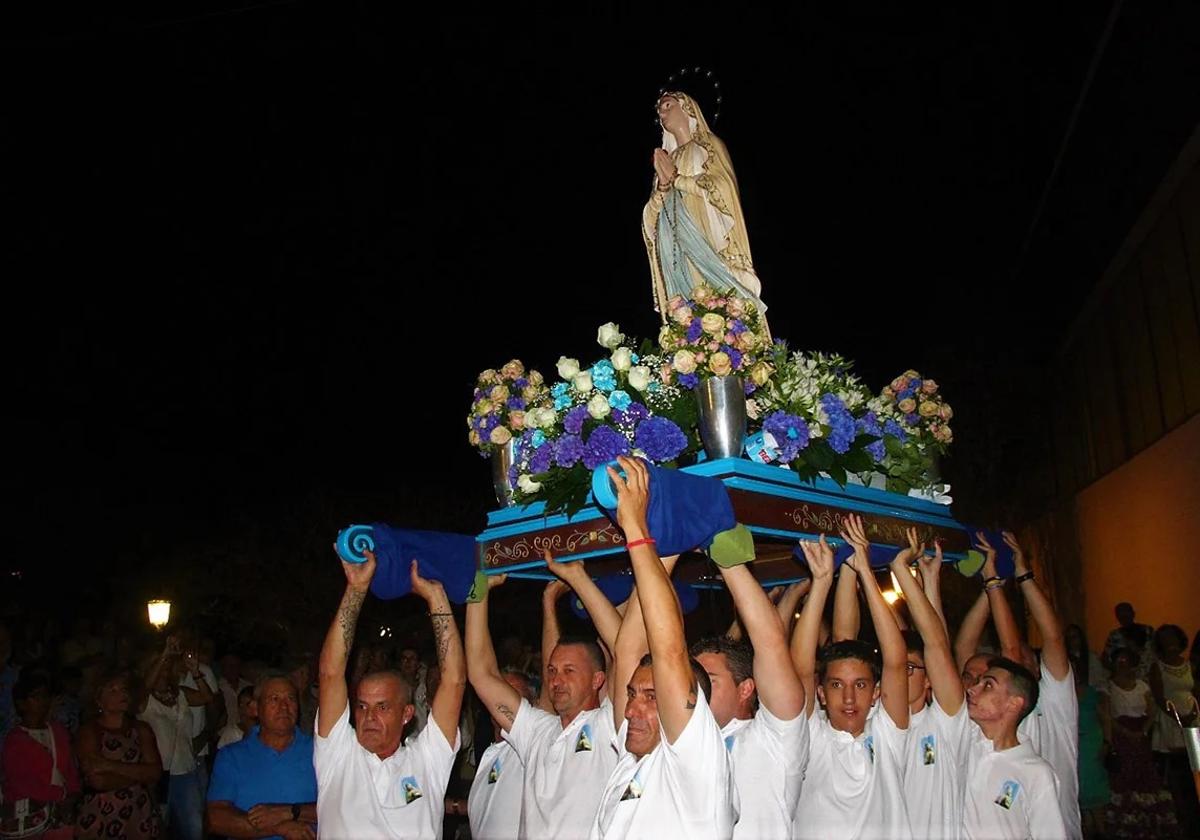 La Virgen de Lourdes es uno de los momentos más devotos.