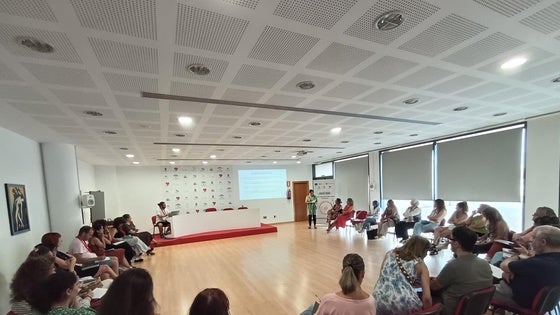 Vícar impulsa la inclusión social con la II Mesa de Empleo y Formación del Programa ERACIS+