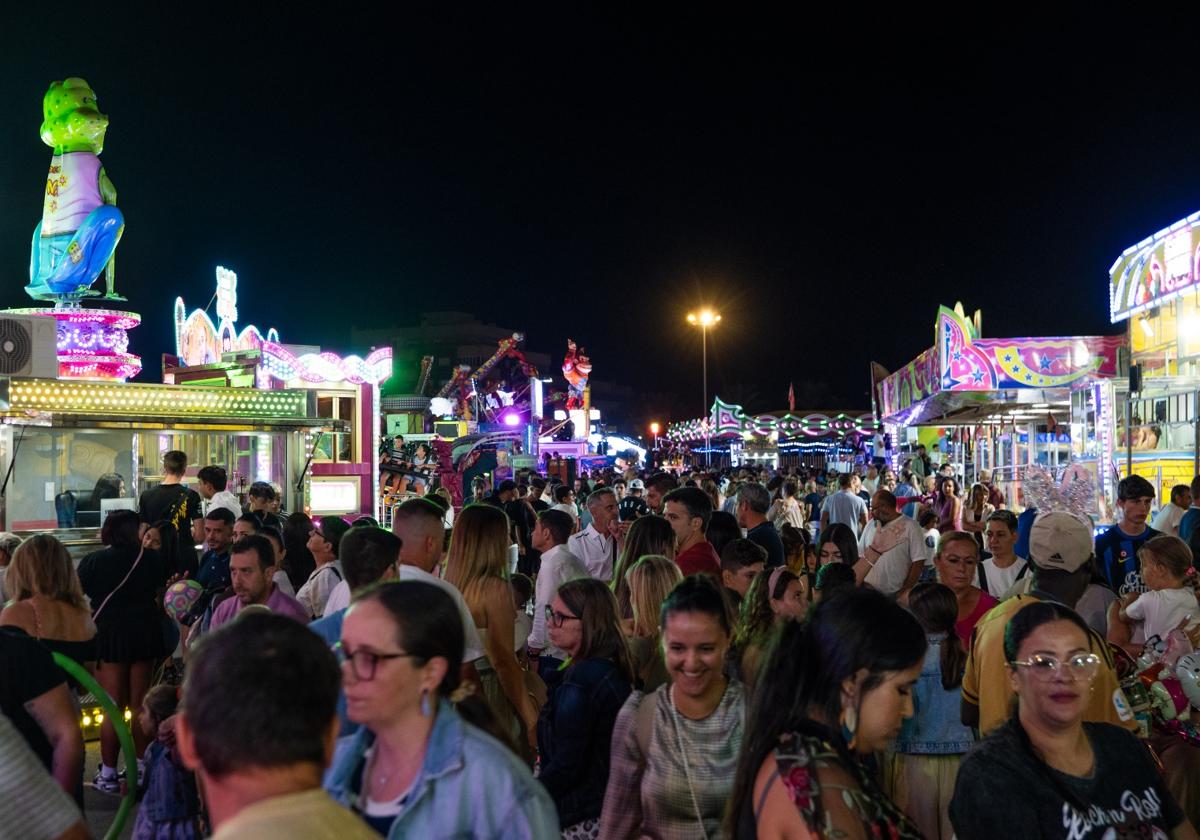 Las Fiestas Patronales del municipio congregan en Roquetas a miles de familias y turistas.