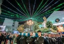 La procesión de la patrona de Roquetas de Mar, la Virgen del Rosario, es una de las señas de identidad de la ciudad costera.