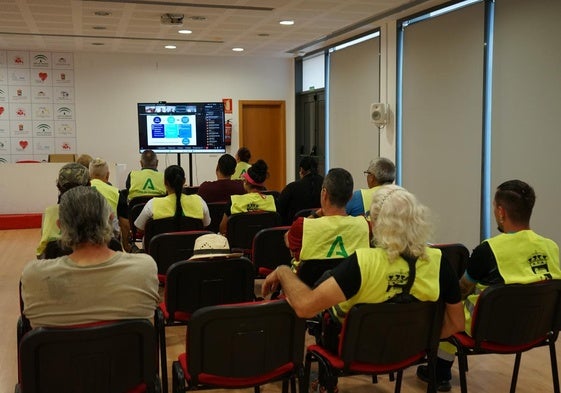 Un momento de la sesión de orientación en el municipio.