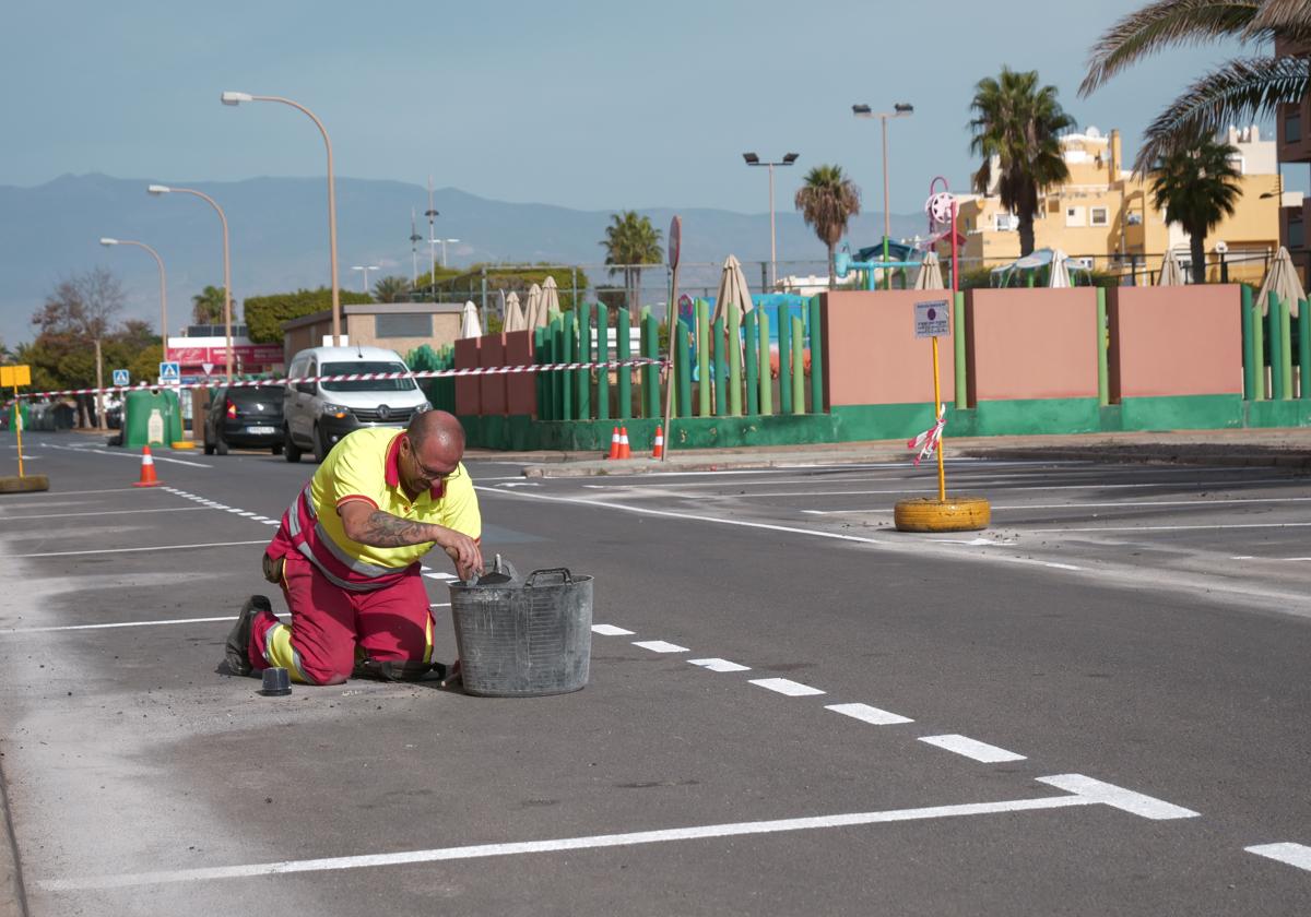 Junto a la instalación tecnológica, el Ayuntamiento está acometiendo diversas mejoras urbanas.