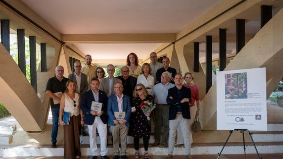 El edificio El Palmeral recibe una placa conmemorativa por ser símbolo del Movimiento Moderno
