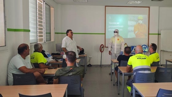 Operarios municipales reciben formación en Prevención de riesgos en trabajos especiales