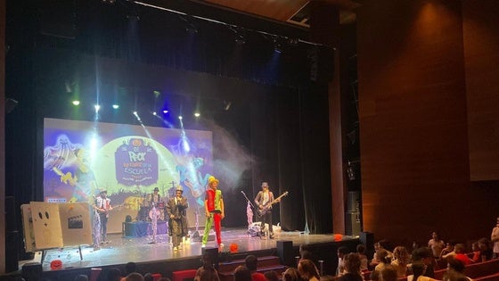 Los estudiantes de Vícar aprenden rock desde la escuela